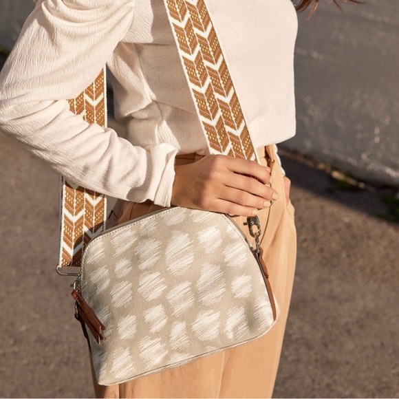 Stella & Dot Game Changer Coated Canvas Crossbody Bag - Picture 2 of 3